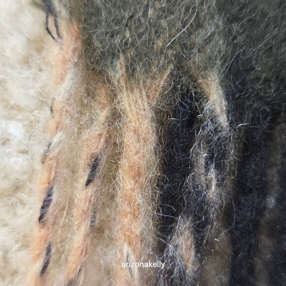 NWOT Cashmere Scarf Dark Green Plaid - Picture 4 of 13